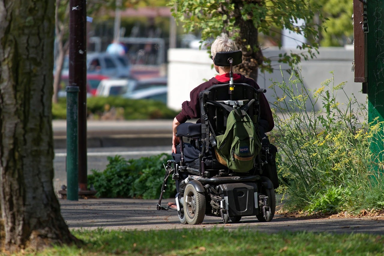 Features And Benefits Of Electric Wheelchair | Unbeaten Rolling